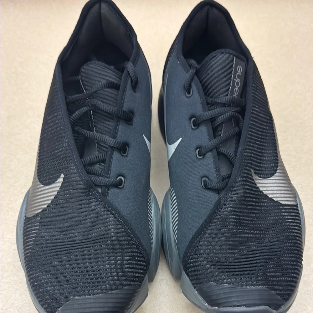Nike sneakers dynamic